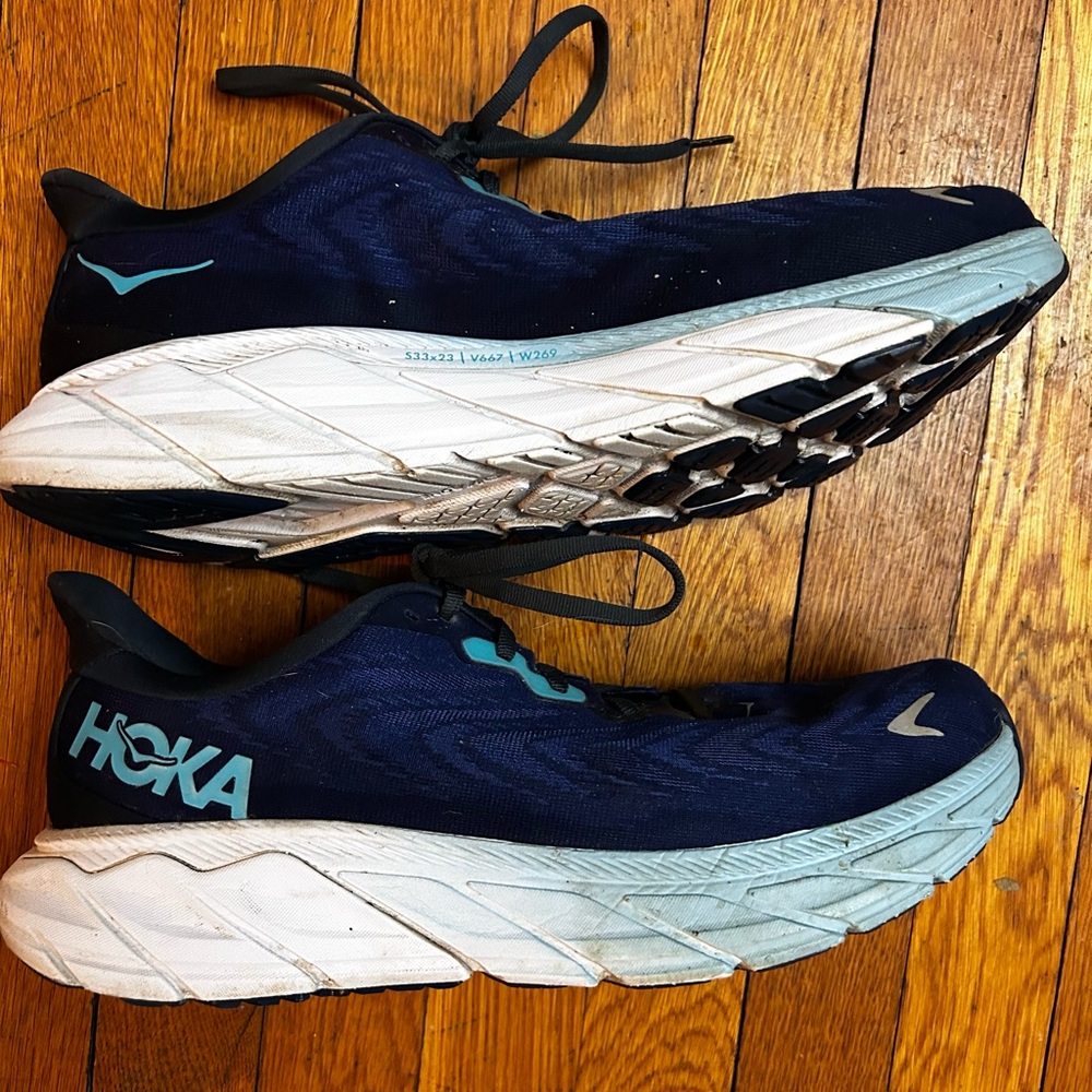 HOKA Arahi 6 Road-Running Shoes - Men's